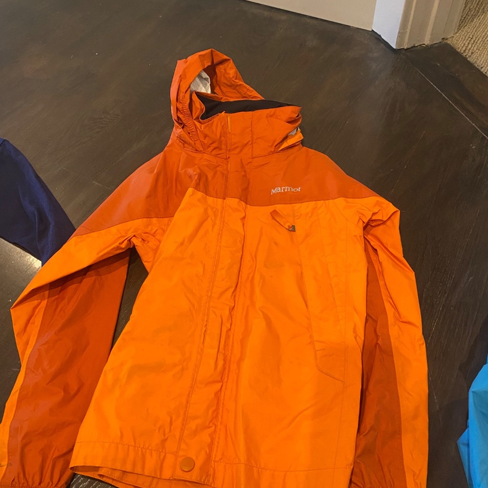 Marmot  youth windbreaker jacket. Size youth L